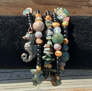 Memory wire bracelet OS